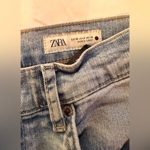 Zara Sky Blue Cropped Jeans
